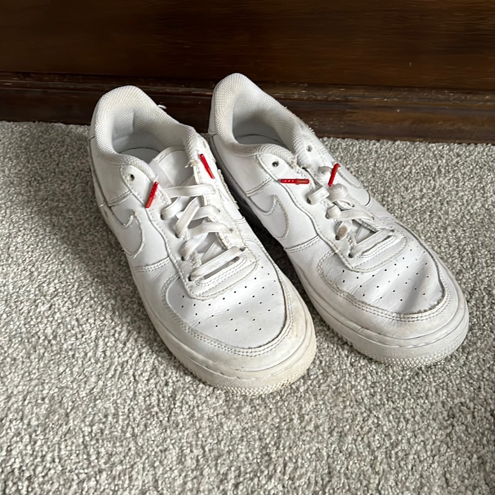 Nike - Big Kid Size 5 US
Air Force 1 Sneaker